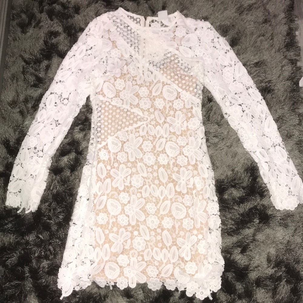 White long sleeve lace dress
